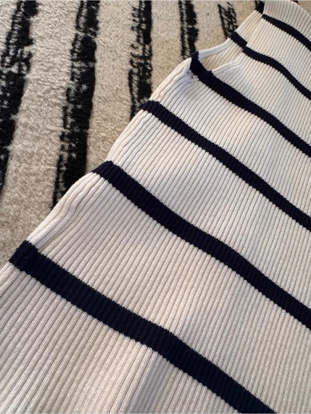 Zara striped Ribbed Crewneck Sweater Tank with Navy Stripes